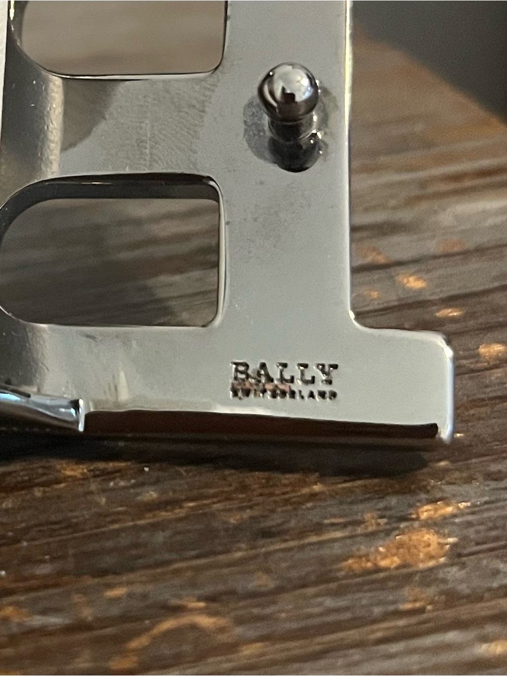 NWOT Unisex Bally White Perforated Leather Belt with 'B' Buckle - Picture 6 of 7